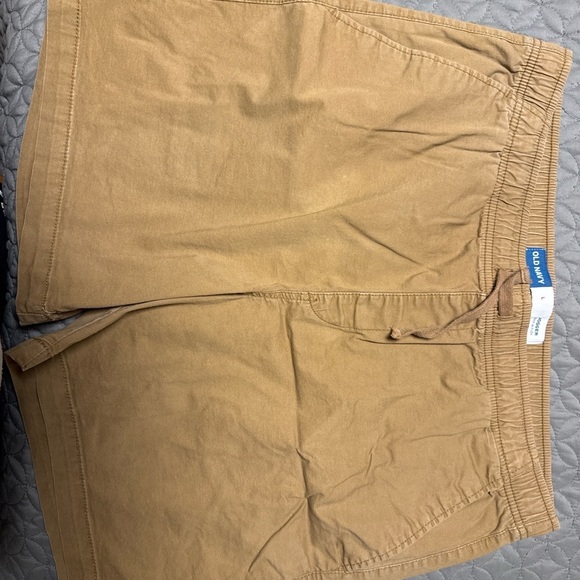 Old Navy Other - Old Navy Men’s Tan Jogger Shorts Size L